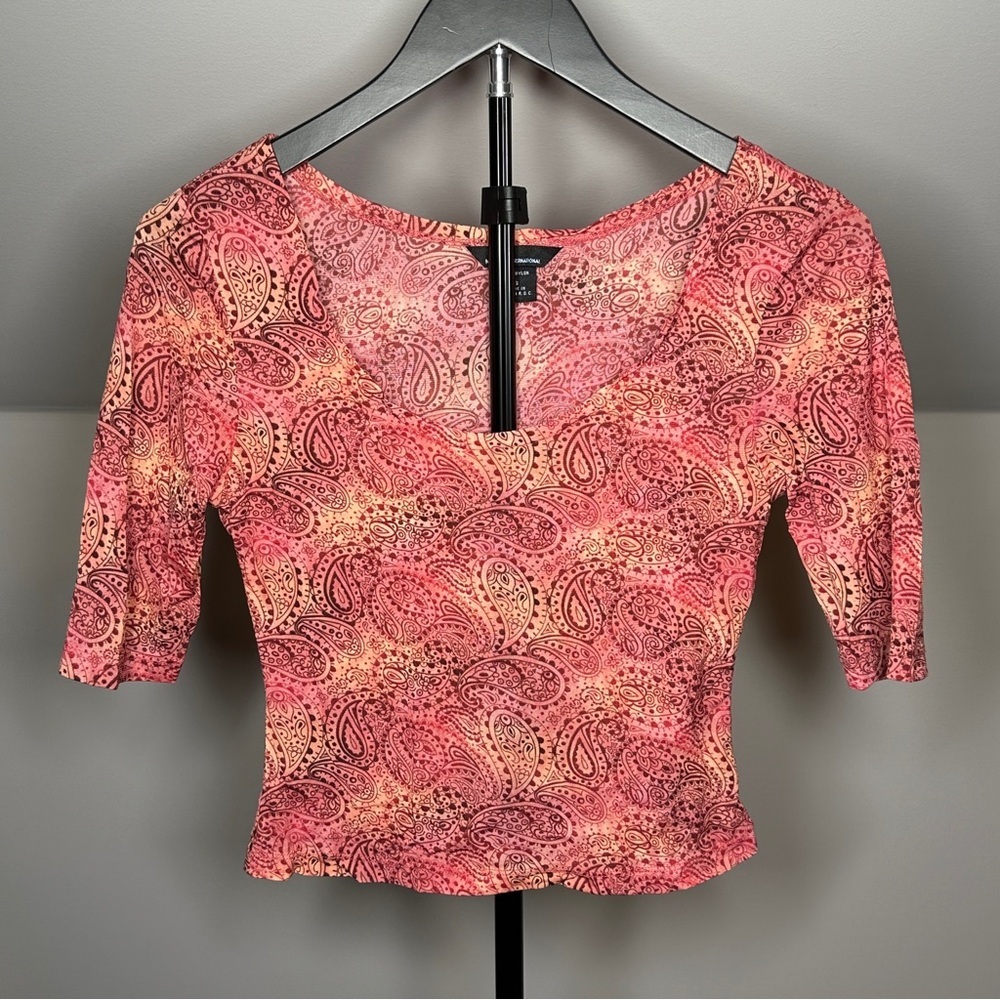 Moda International Pink Paisley Cropped Scoop Neck Top